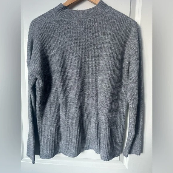 U2B gray high low sweater size L - Picture 2 of 3